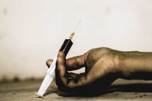 Redação sobre drogas: o que é dependência química?