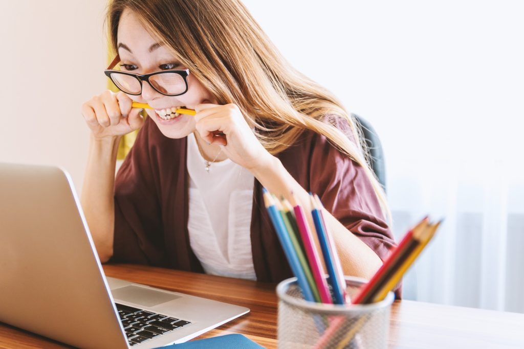 É possível estudar para concurso e trabalhar ao mesmo tempo?