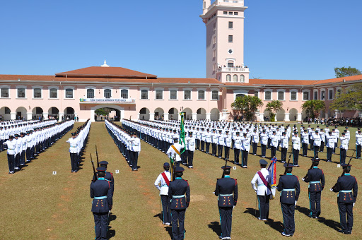 Exército Brasileiro 🇧🇷 on X: Você sabe como ingressar no Exército  Brasileiro? Confira:   / X