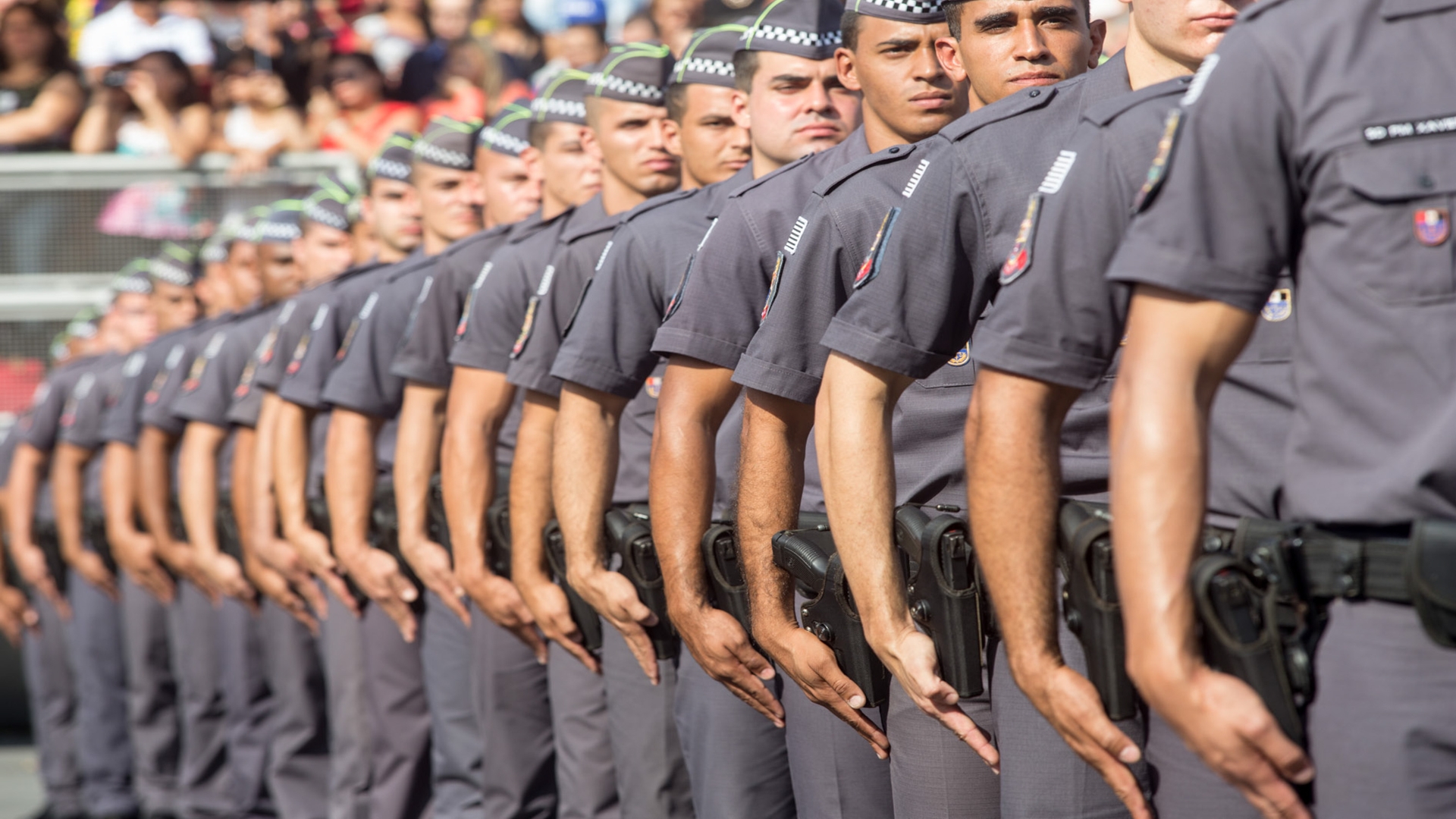 Carreira militar feminina 2023: idade e como ingressar