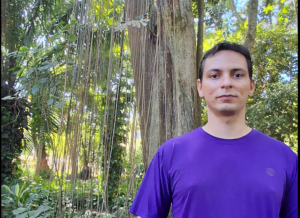 Foto de Lucas Souza, aprovado em 2º lugar no CNU para o cargo de Auditor Fiscal Agropecuário – Química.