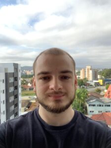 Fotografia de Matheus Henrique Formighieri, aprovado para o cargo de Auditor Fiscal no concurso SEFAZ-PR