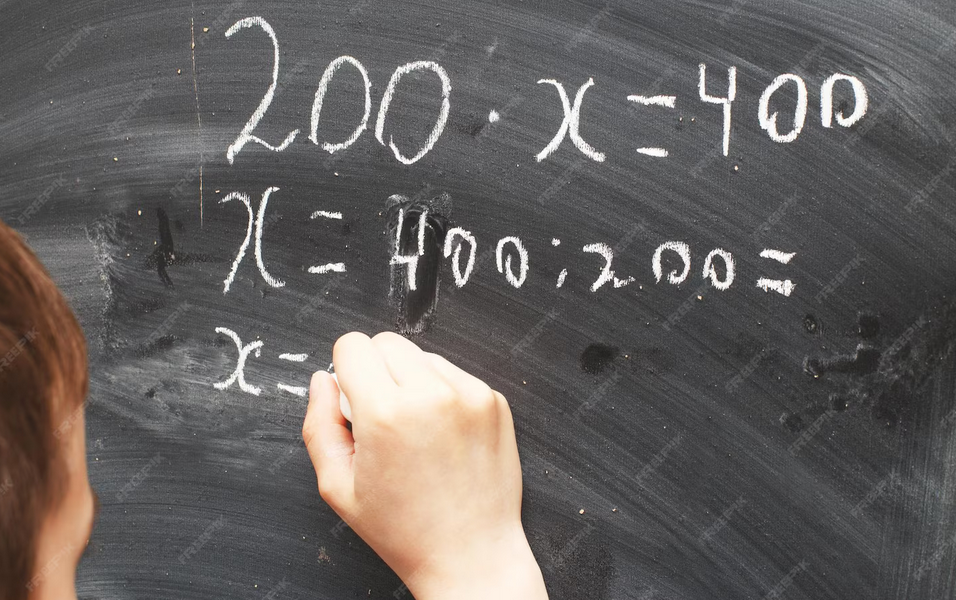 Quadro Negro - Equações e Inequações do 1º Grau